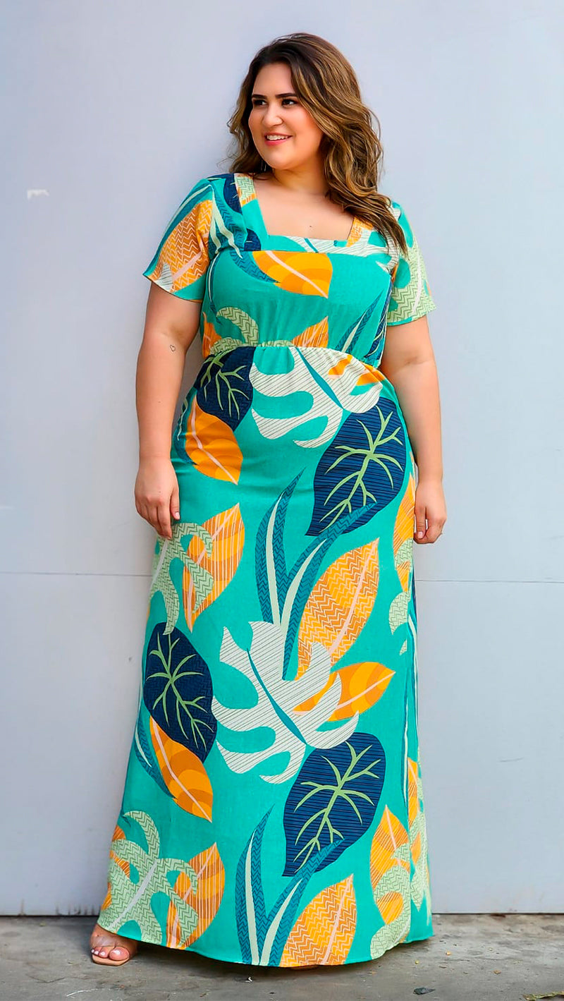 Vestido Plus Size Longo em Crepe Estampado