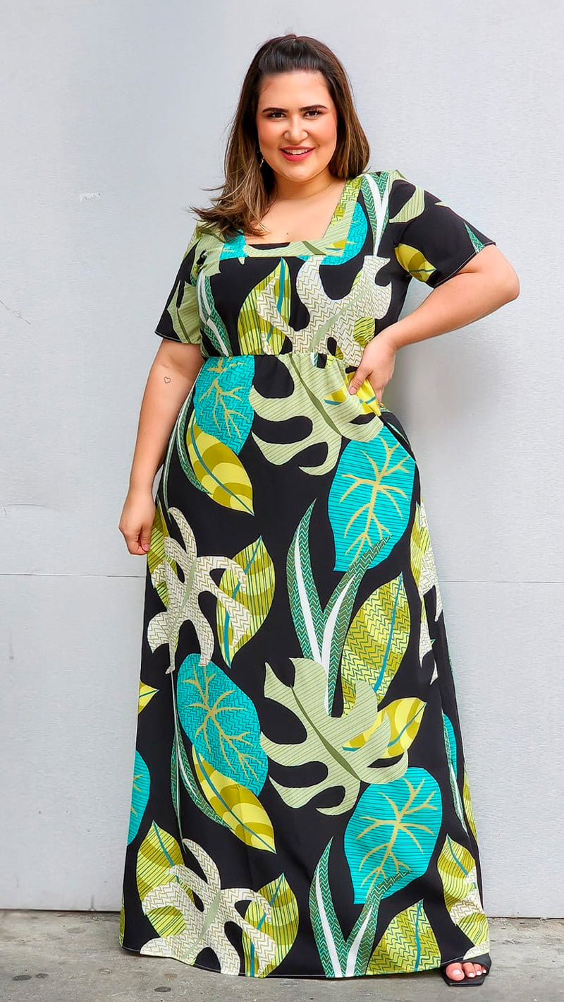 Vestido Plus Size Longo em Crepe Estampado